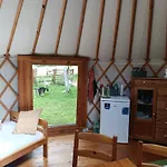 Jurta Na Farmě Karlovy Vary